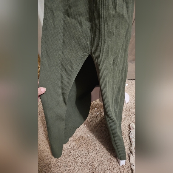 TOPSHOP Knit cross front midi dress in Olive Green. Size Medium - Picture 12 of 13